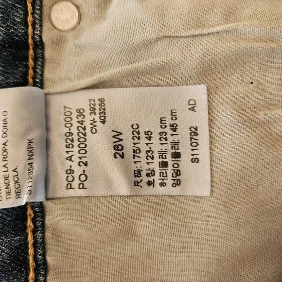 Signature by Levi Strauss & Co. High Rise Plus Size Heritage Denim Shorts 26W. - Picture 16 of 16